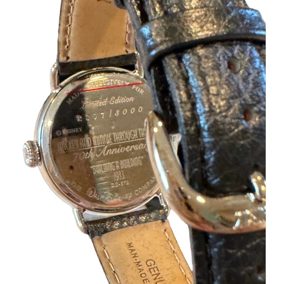 Disney’s Mickey & Minnie Through the Years 70th Anniversary Collectable Set 1998 - Picture 3 of 11